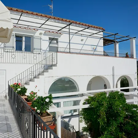 Couette-café La Ninfa Di Capri 4*